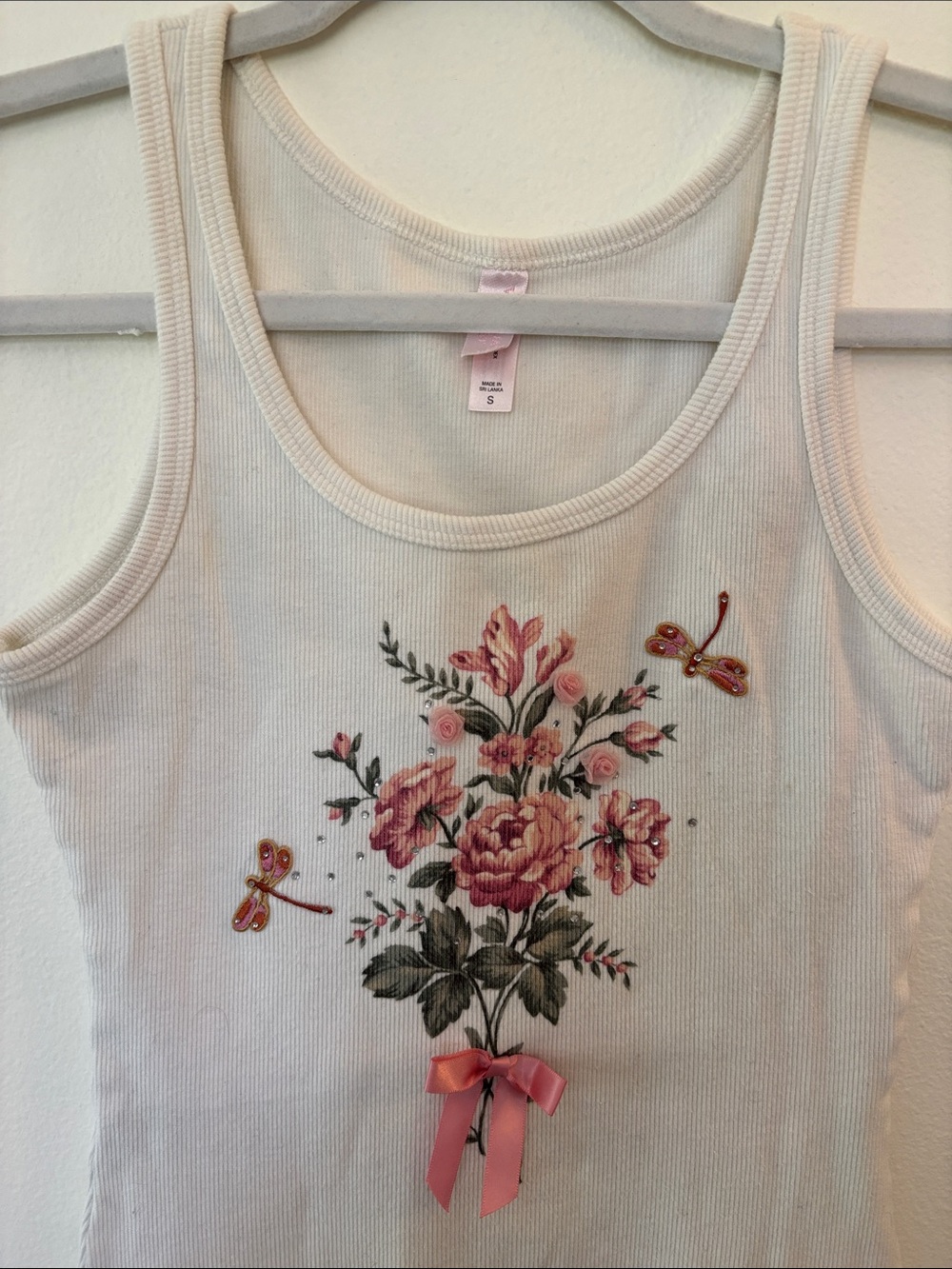 Vintage Victoria's Secret Off-White Ribbed Tank w/ Peach/Pink Floral Dragonfly